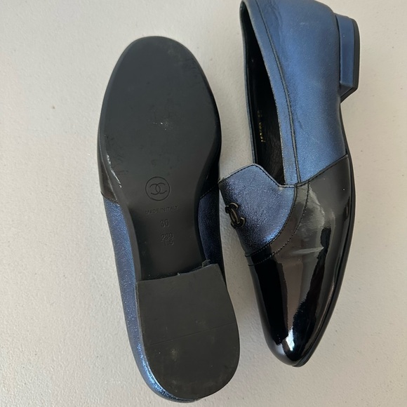 VINTAGE CHANEL PATENT Leather round Toe Loafers - Picture 5 of 14
